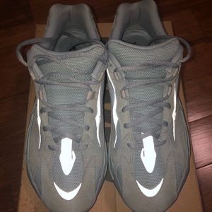 Hospital blue Yeezy boost 700 size 10 worn 2 times great condition